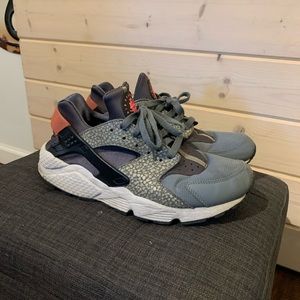 Nike Huaraches Sz 10.5